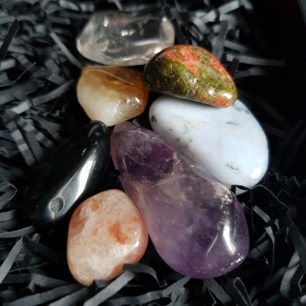 FAKE CRYSTALS - Gemstone, Tarot and Healing